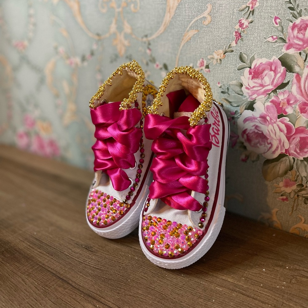 Shoes - Picture 3 of 4